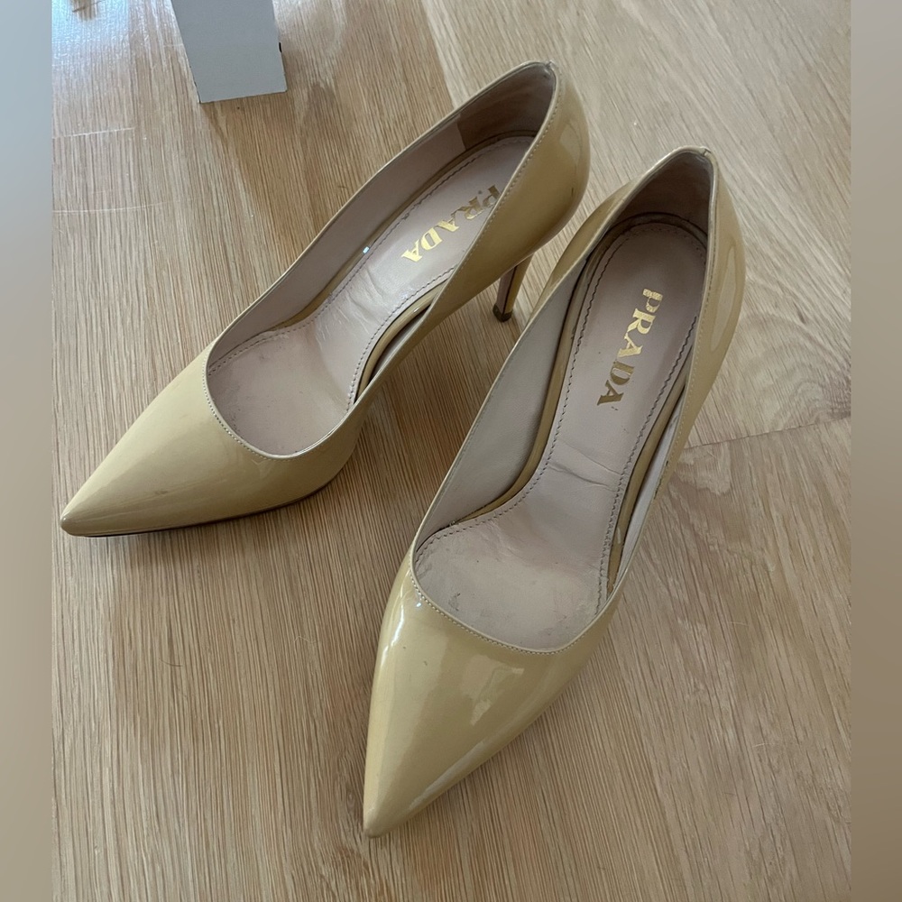 Prada Patent Leather Beige Heels - image 1